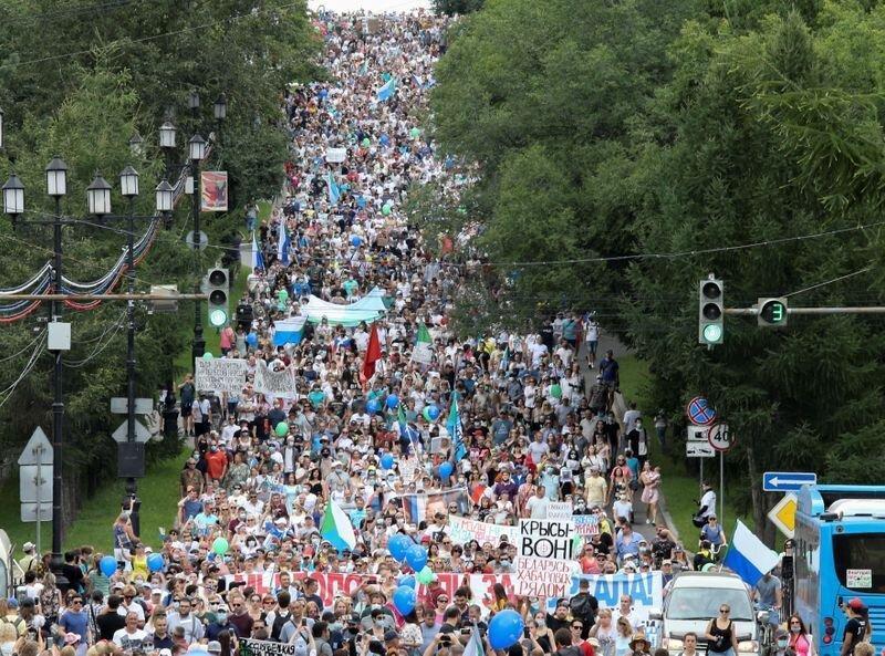 تظاهرات ده ها هزار نفری در شرق دور روسیه بر ضد پوتین