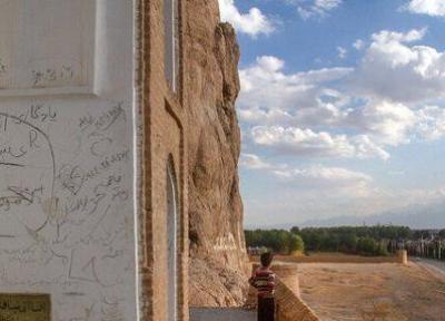 قرار داشتن عمارت تخت دریا قلی بیگ کرمان در بلاتکلیفی