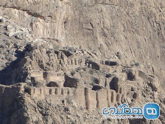 قلعه دارالامان ایج یکی از قلعه های تاریخی استان فارس است