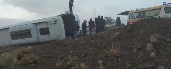 عکس ، واژگونی اتوبوس در آزادراه زنجان ، قزوین با 29 مصدوم